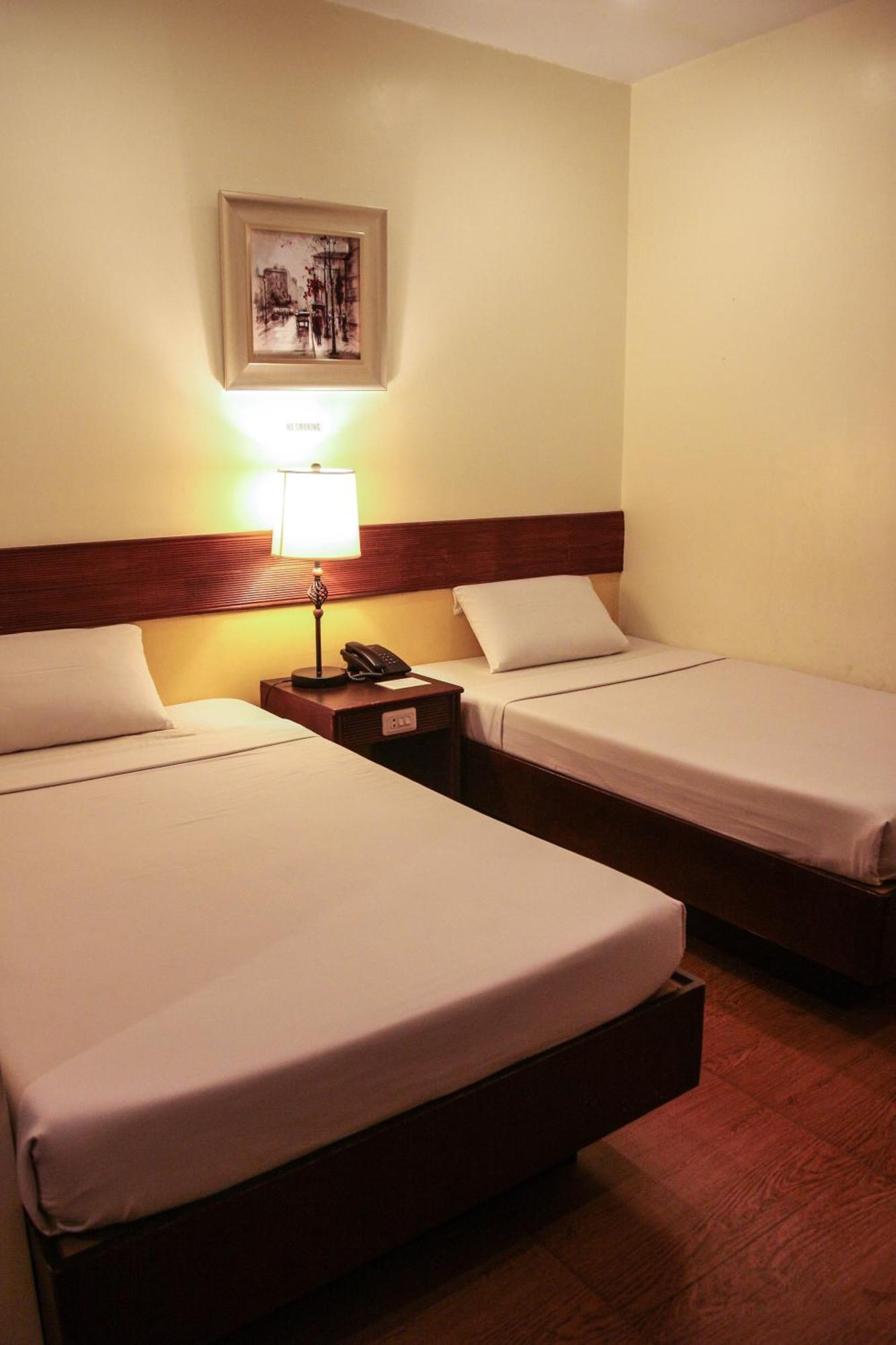 De Luxe Hotel Cagayan de Oro Dış mekan fotoğraf