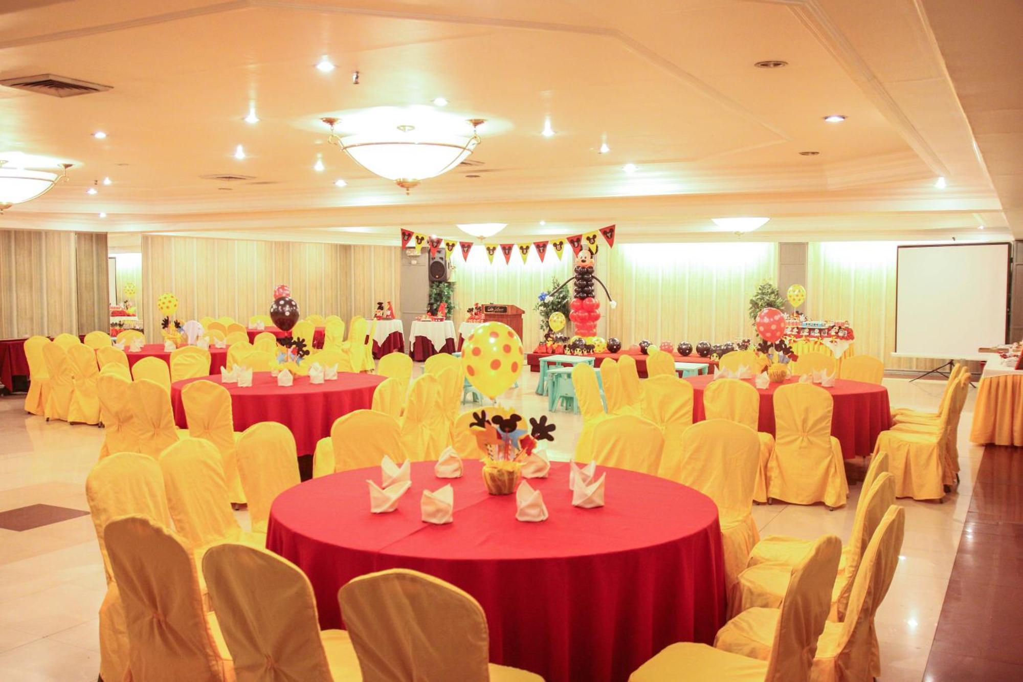 De Luxe Hotel Cagayan de Oro Dış mekan fotoğraf