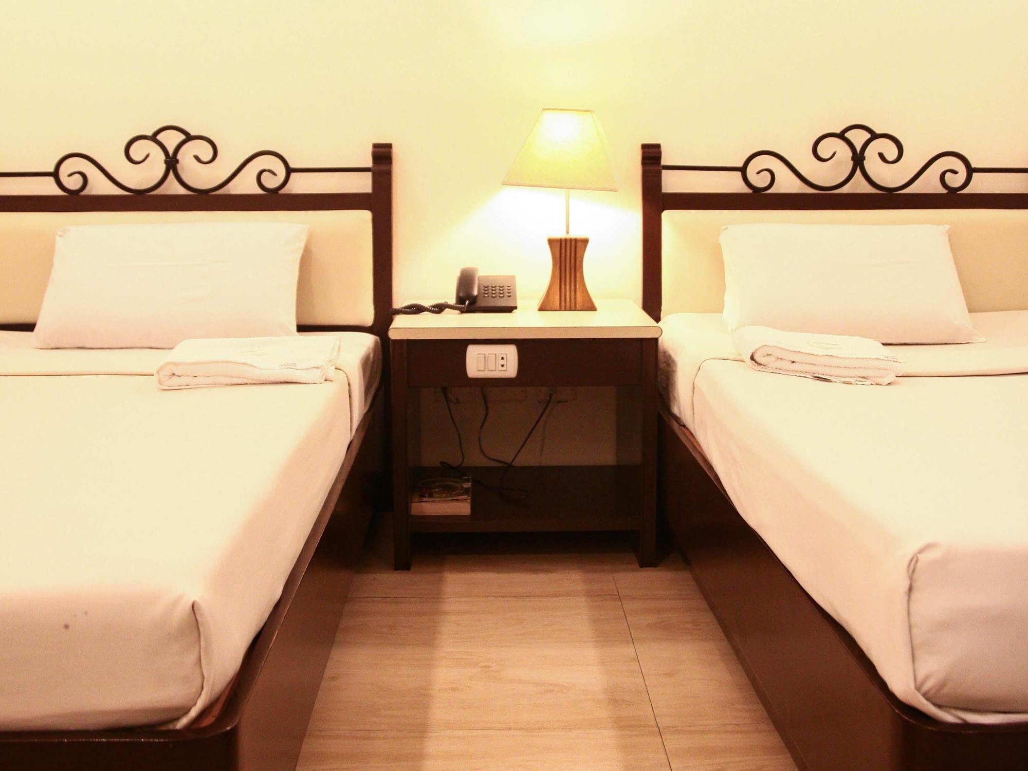 De Luxe Hotel Cagayan de Oro Dış mekan fotoğraf