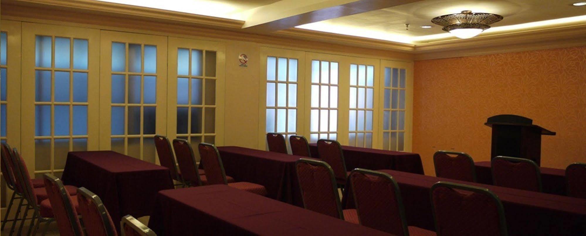 De Luxe Hotel Cagayan de Oro Dış mekan fotoğraf